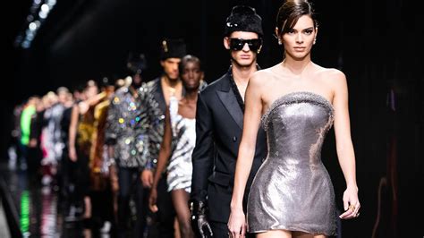 versace runway show 2020